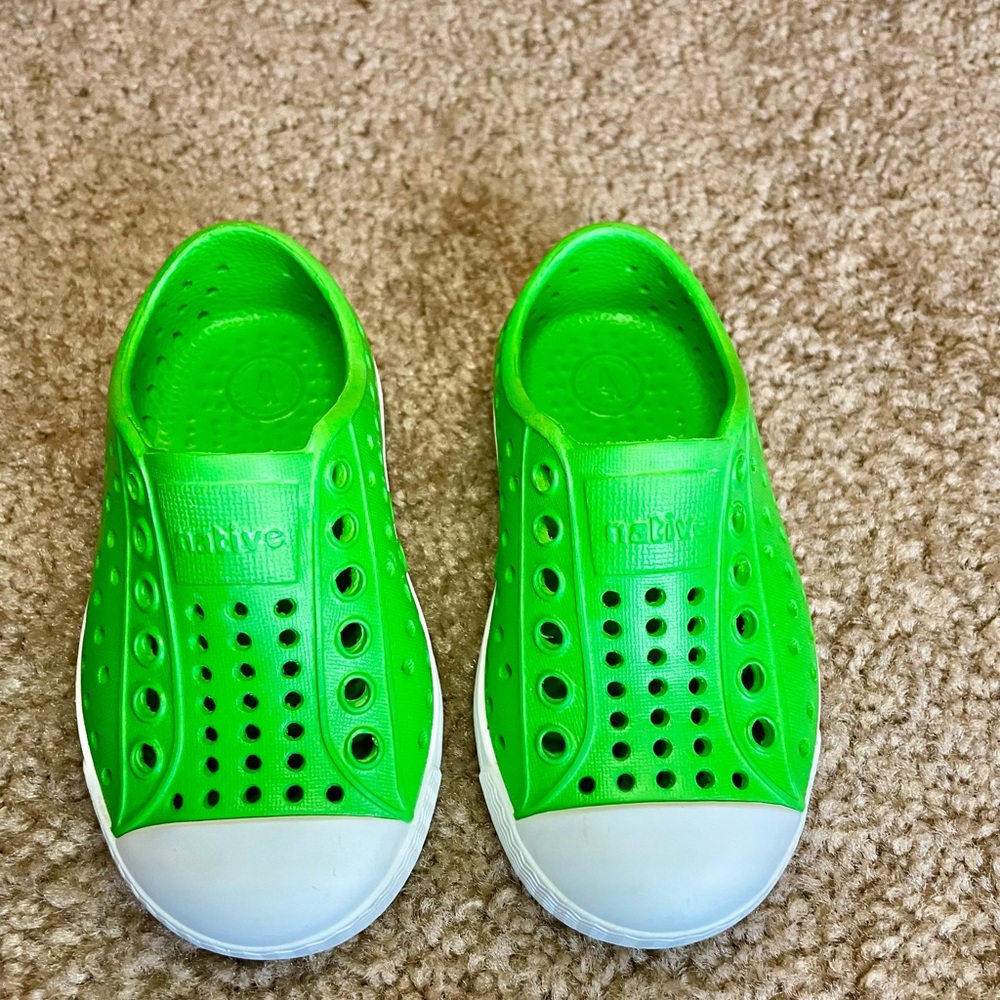 Native Jefferson Slip-on Sneaker Green 5c
